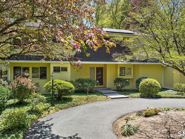 17 Climax, Simsbury, CT 06070