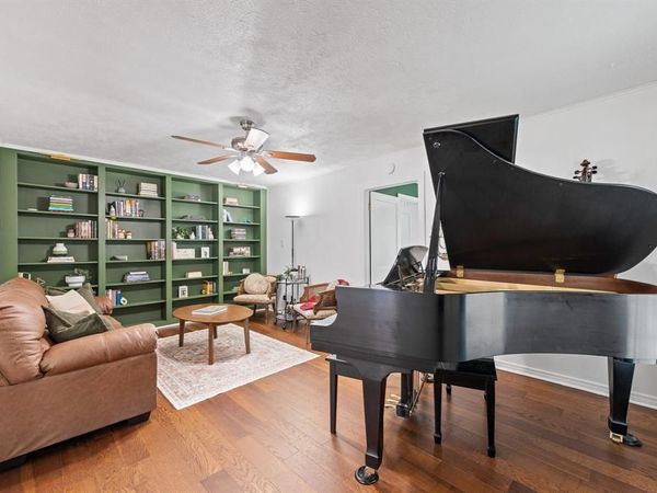 602 Harrisdale Avenue, River Oaks, TX 76114