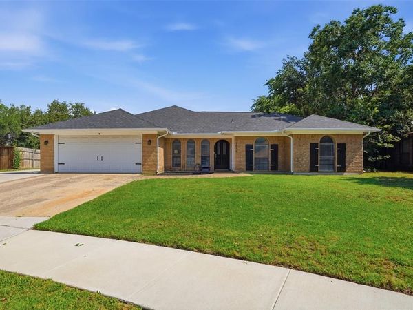 7005 Sao Paulo Court , North Richland Hills, TX 76180