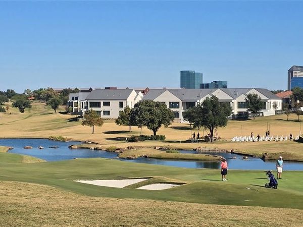 340 O Connor Ridge Boulevard, Unit 22, Irving, TX 75038