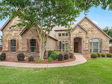 1341 Whisper Willows Drive, Fort Worth, TX 76052
