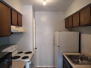 8110 Skillman Street, Dallas, TX 75231