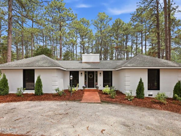 355 Serpentine Drive, Southern Pines, NC 28387