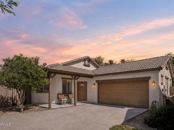 8931 W SAINT JOHN Road, Peoria, AZ 85382