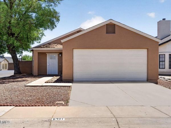 8901 W VALE Drive, Phoenix, AZ 85037