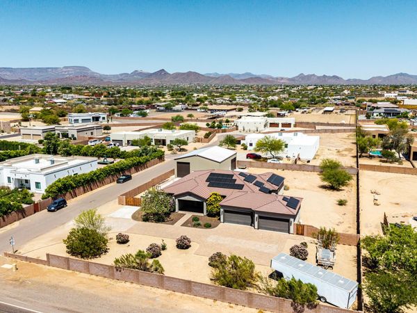 2639 W Lavitt Lane, Phoenix, AZ 85086