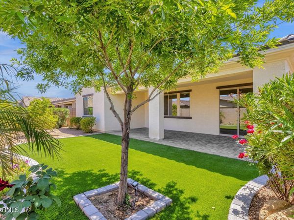 22472 E SONOQUI Boulevard, Queen Creek, AZ 85142