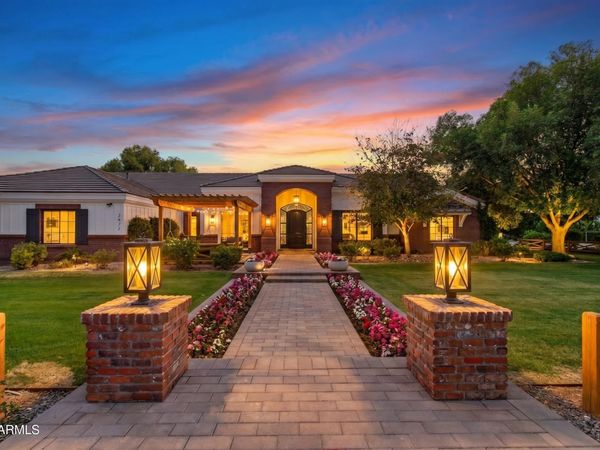 2677 E QUEEN CREEK Road, Gilbert, AZ 85297