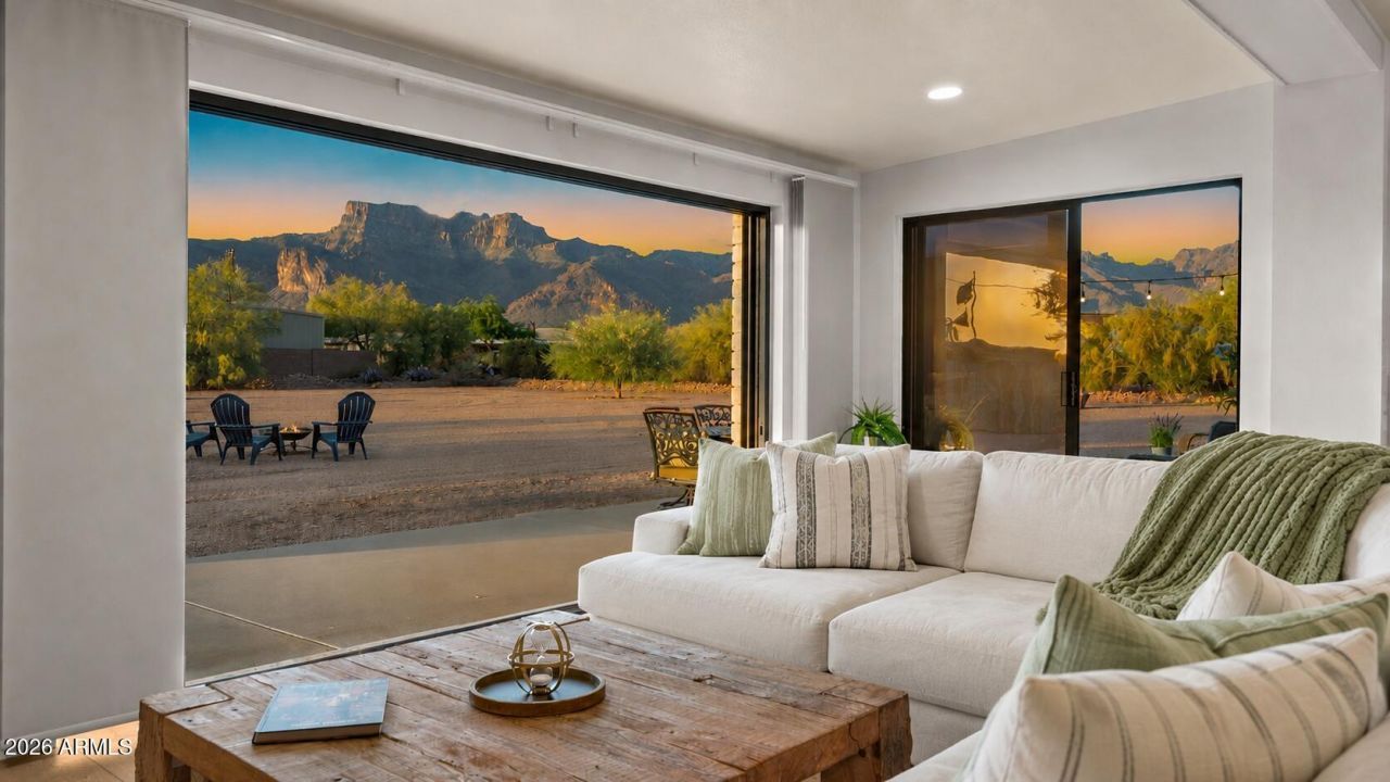 5770 E 22nd Avenue, Apache Junction, AZ 85119