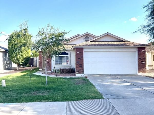 8521 E CLOVIS Avenue, Mesa, AZ 85208