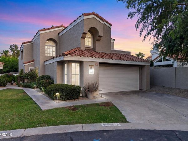 4021 E LAUREL Lane NE, Phoenix, AZ 85028