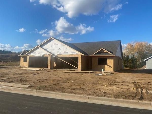 5041 Maple Leaf Path, Eau Claire, WI 54703