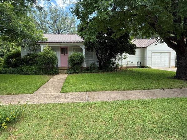 1106 Morris Street , Brownwood, TX 76801