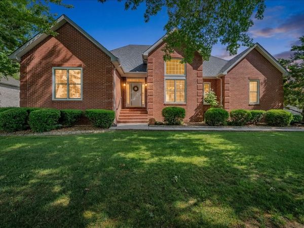 143 Hunters Ridge Dr, Tullahoma, TN 37388