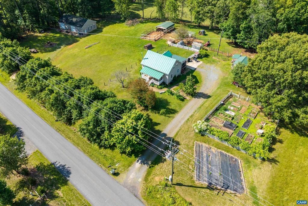 328 John Weaver Dr , Brightwood, VA 22715 Main Photo