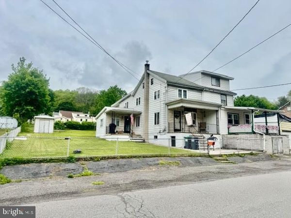 135 LOWER STREET, MAHANOY CITY, PA 17948