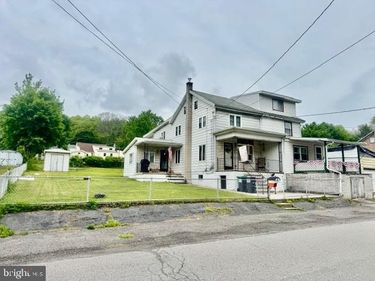 135 LOWER STREET , MAHANOY CITY, PA 17948
