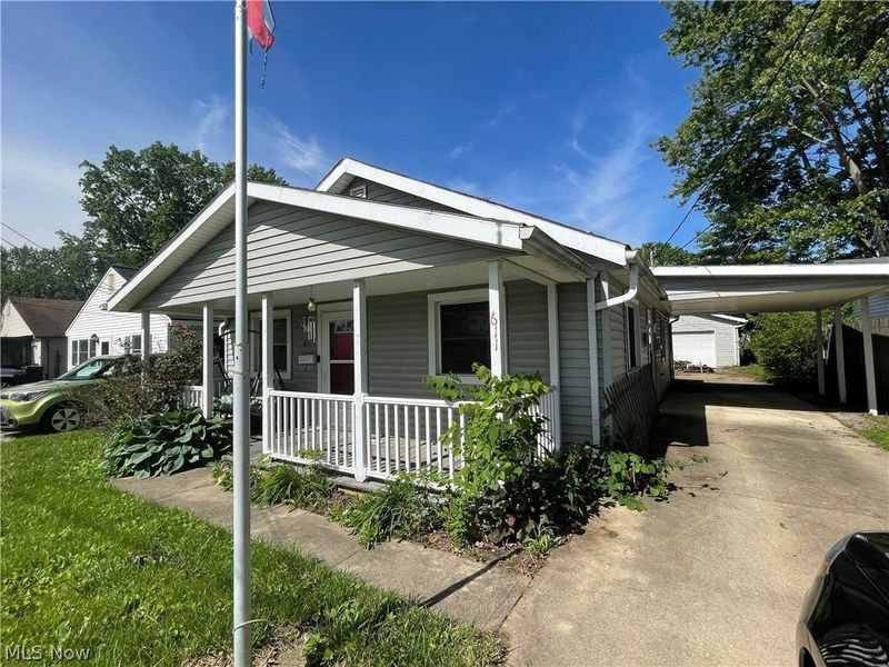 611 S Logan Street, Elyria, OH 44035 Photo 2