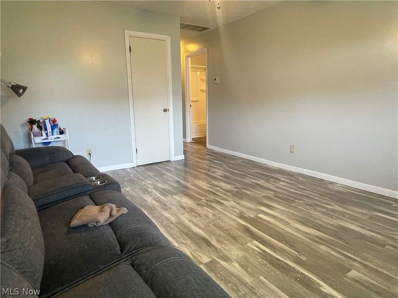 611 S Logan Street, Elyria, OH 44035 Photo 5