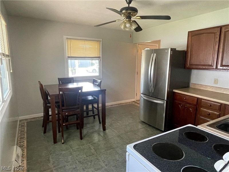 611 S Logan Street, Elyria, OH 44035 Photo 8