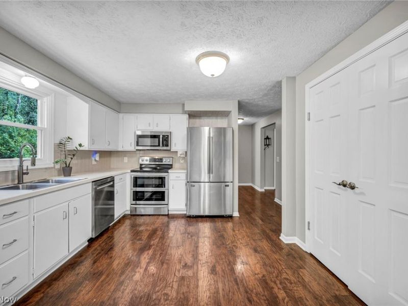 2635 Henrietta Drive, Green, OH 44685 Photo 12