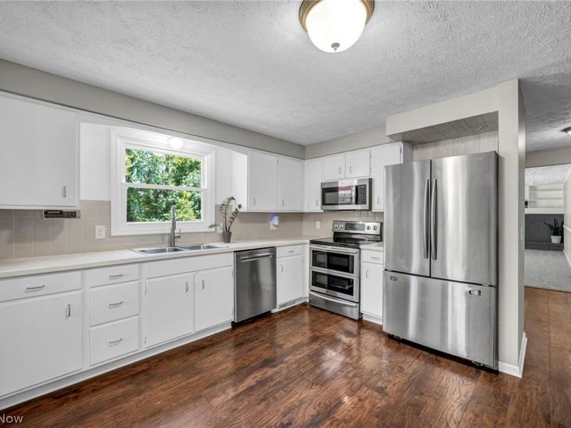 2635 Henrietta Drive, Green, OH 44685 Photo 13