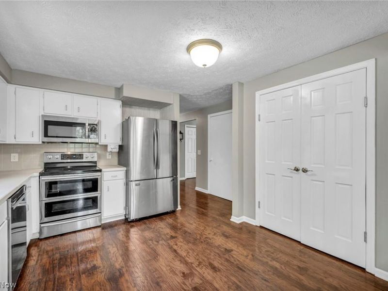 2635 Henrietta Drive, Green, OH 44685 Photo 14