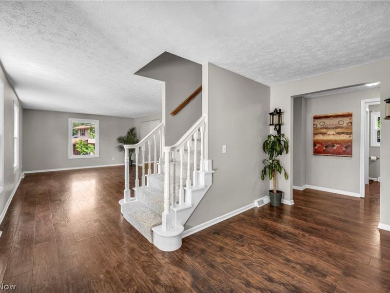 2635 Henrietta Drive, Green, OH 44685 Photo 5