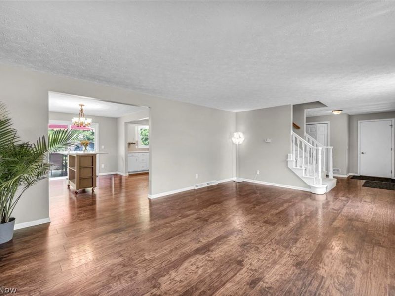2635 Henrietta Drive, Green, OH 44685 Photo 8