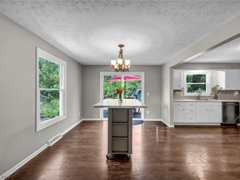 2635 Henrietta Drive, Green, OH 44685 Photo 9