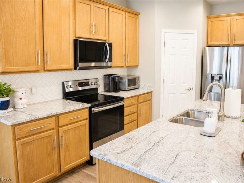 6616 Amber Way, North Ridgeville, OH 44039 Photo 21
