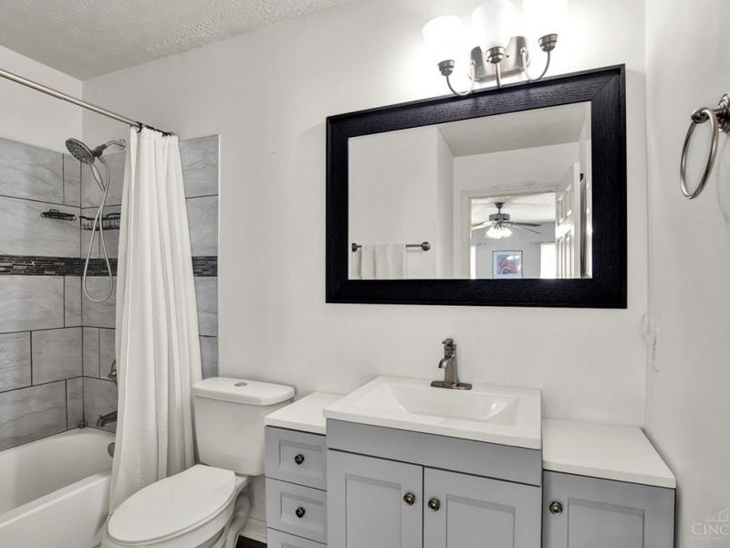 10555 Montgomery Road, Unit 70, Montgomery, OH 45242 Photo 49