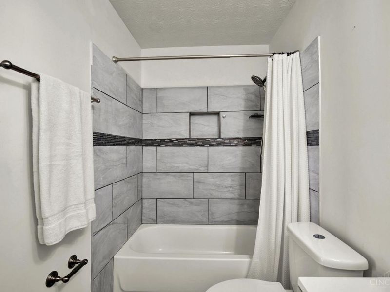 10555 Montgomery Road, Unit 70, Montgomery, OH 45242 Photo 50