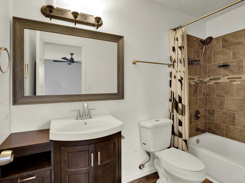 10555 Montgomery Road, Unit 70, Montgomery, OH 45242 Photo 57