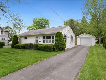 16 Myrtle Avenue, Penn Yan, NY 14527
