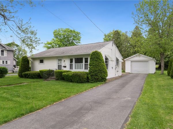 16 Myrtle Avenue, Penn Yan, NY 14527
