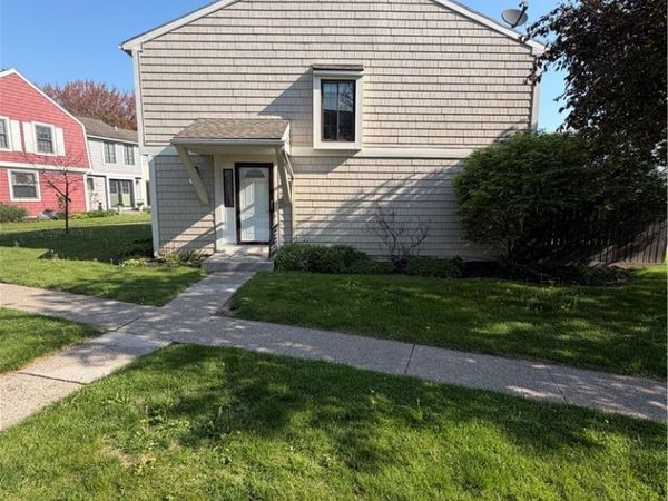 42 Village Trail, Honeoye Falls, NY 14472
