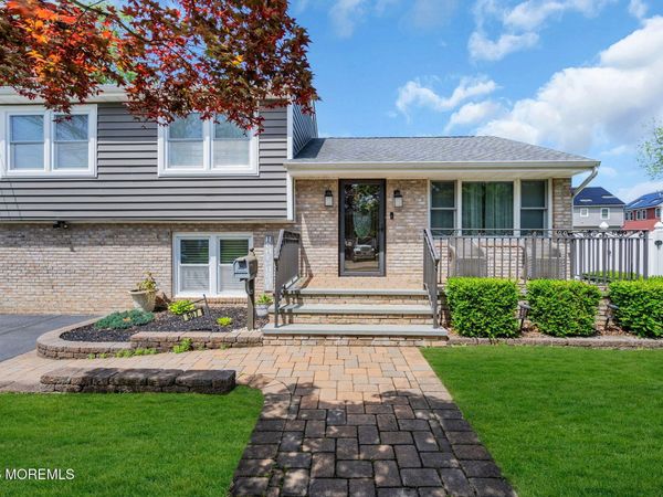 507 Thompson Place, Middletown, NJ 07748