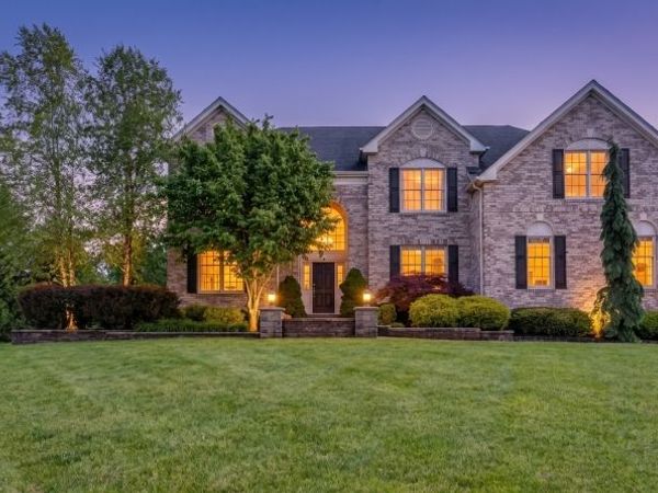 20 Balmoral Drive, Alexandria, NJ 08867