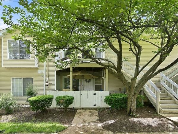 78 Sage Ct, Bedminster, NJ 07921