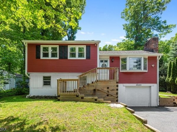 16 Sioux Trl, Denville, NJ 07834