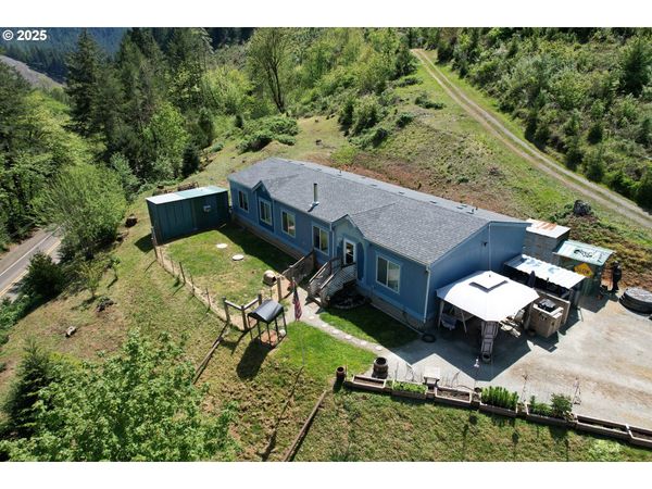 9924 N MYRTLE RD, Myrtle Creek, OR 97457