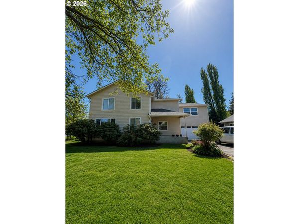 451 Oak Terrace, Sweet Home, OR 97386