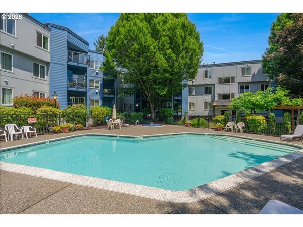 8720 SW TUALATIN RD, Unit 303, Tualatin, OR 97062