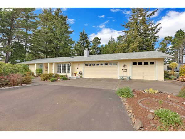1415 20TH ST, Florence, OR 97439