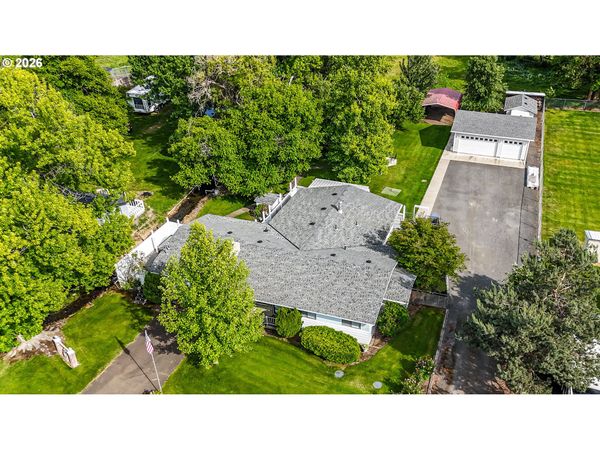82449 ROSEBROOKE RD, Milton-Freewater, OR 97862
