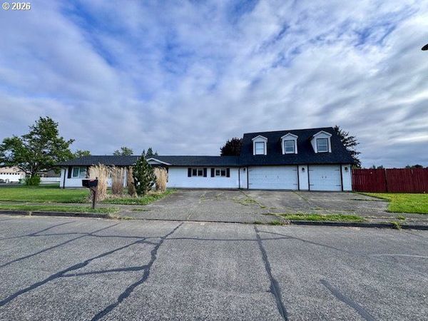3215 WILLIAM AVE, Longview, WA 98632