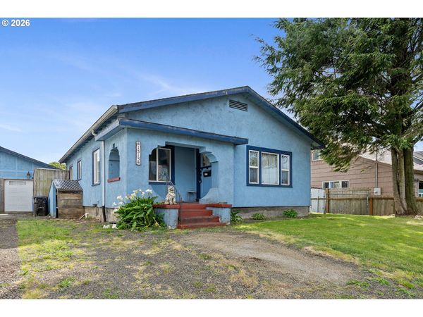 1313 1ST ST, Tillamook, OR 97141