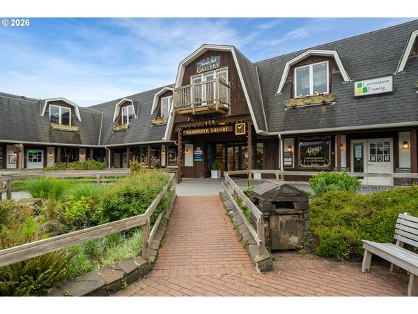 172 N HEMLOCK ST, Cannon Beach, OR 97110