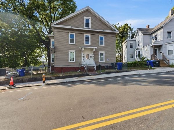 834 Worthington St, Unit 2nd Fl, Springfield, MA 01105